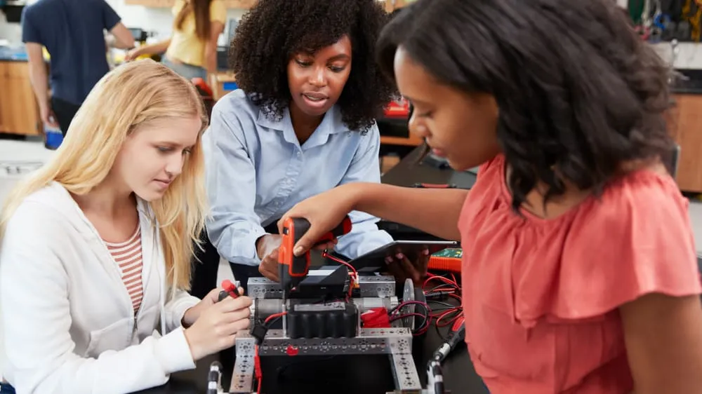 students working on a STEM project