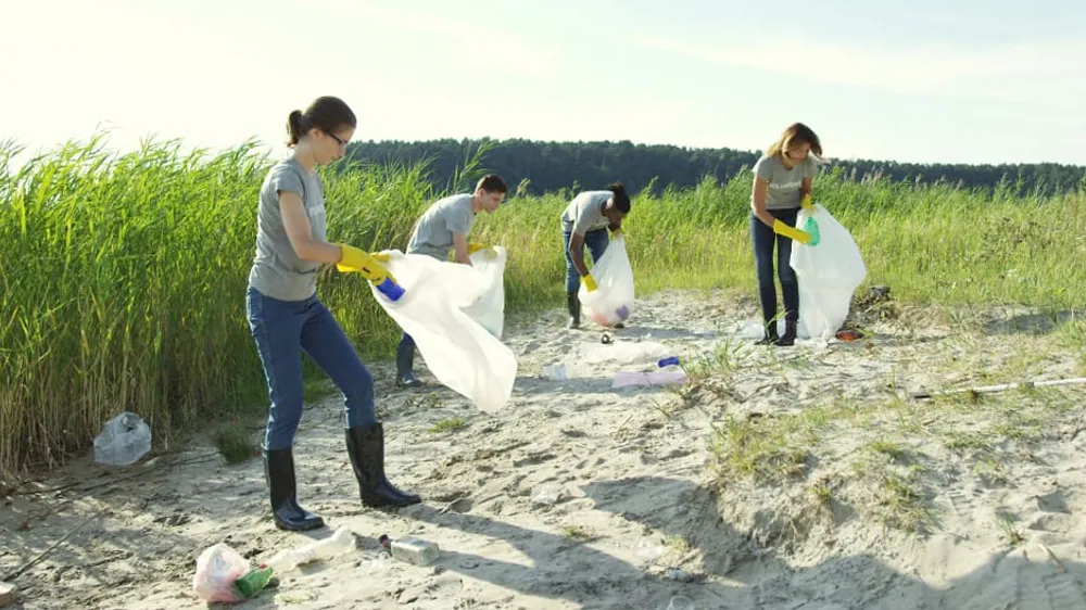 how volunteering strengthens your college application