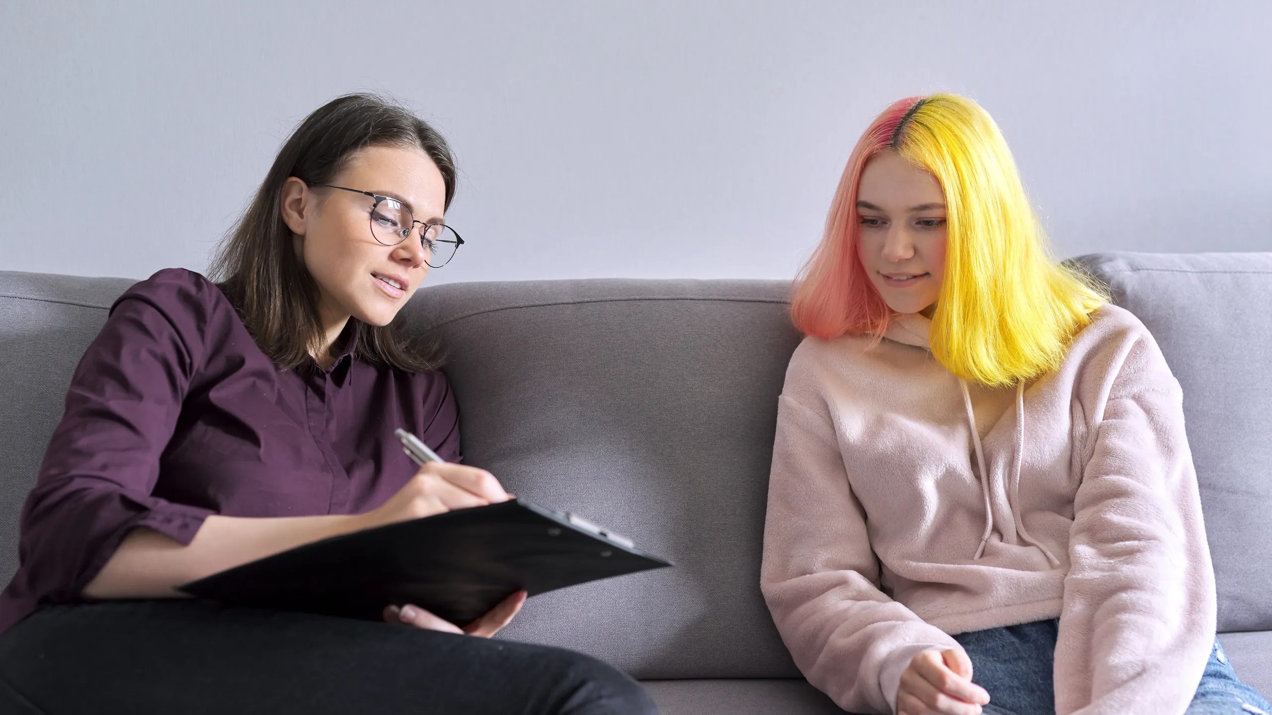 psychologist meeting with student