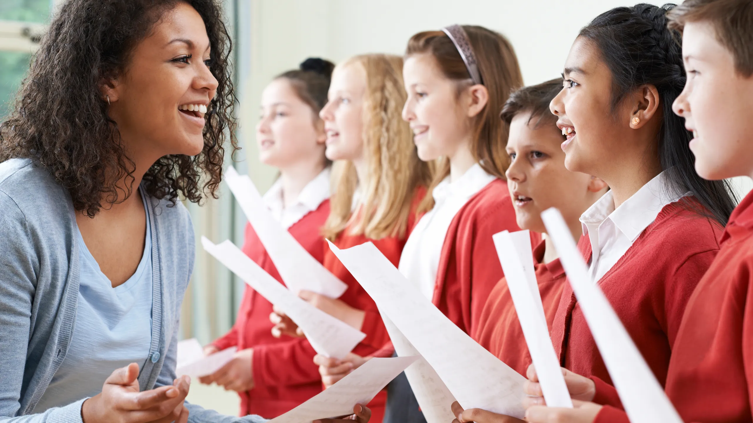 children in school choir